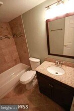 5807 Cove Landing Rd in Burke, VA - Building Photo - Building Photo