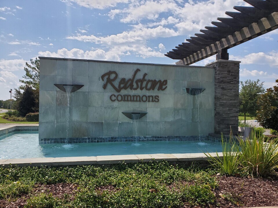 329 Merlin Ct in Crestview, FL - Building Photo
