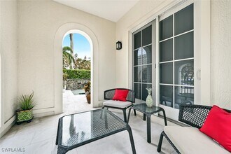 425 5th St S in Naples, FL - Building Photo - Building Photo