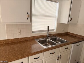 434 Muskegon Ave in Ft. Myers, FL - Building Photo - Building Photo