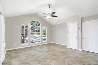 1125 Crystal Way in Delray Beach, FL - Foto de edificio - Building Photo