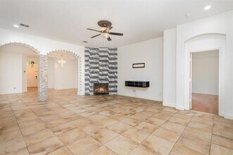 601 Valencia Dr in Arlington, TX - Building Photo - Building Photo