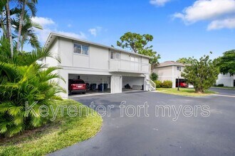 3291 Prince Edward Island Cir in Ft. Myers, FL - Foto de edificio - Building Photo