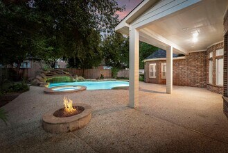 6 Hithervale Ct in The Woodlands, TX - Building Photo - Building Photo