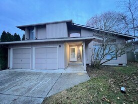 9720 Coral Dr SW in Tacoma, WA - Building Photo