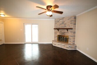 10157 Peppertree Ln in Fort Worth, TX - Building Photo - Building Photo
