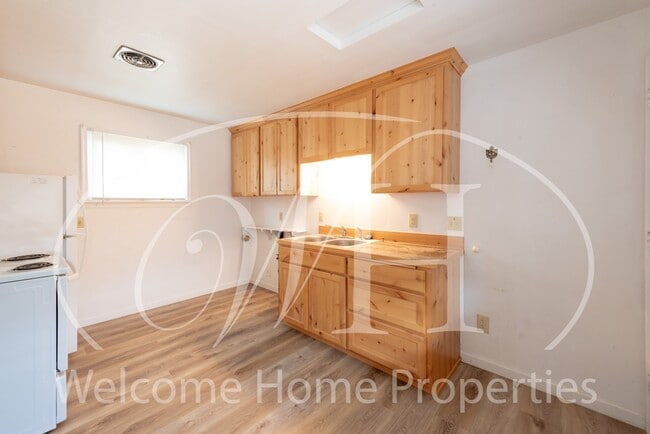 property at 532 N 6th Ave