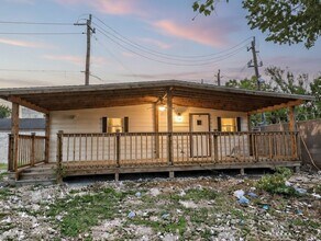 11211 Kitty Brook Dr in Houston, TX - Building Photo - Building Photo