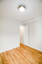 6233 N Winthrop Ave, Unit #302 in Chicago, IL - Foto de edificio - Building Photo