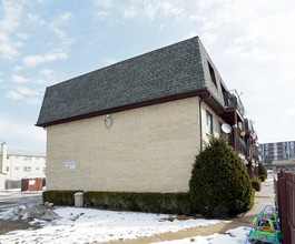 1046 S York Rd in Bensenville, IL - Foto de edificio - Building Photo