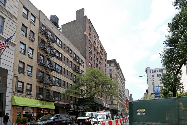 101-103 University Pl in New York, NY - Foto de edificio - Building Photo