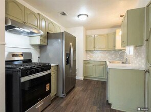 501 Sacramento Dr in Austin, TX - Building Photo - Building Photo