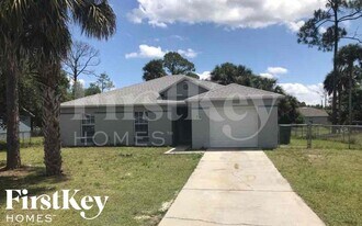 455 Calhoun St in La Belle, FL - Building Photo