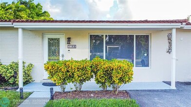 1162 Hayes St in Hollywood, FL - Building Photo - Building Photo