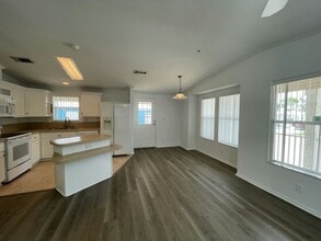 984 Haiti E in Venice, FL - Building Photo - Building Photo