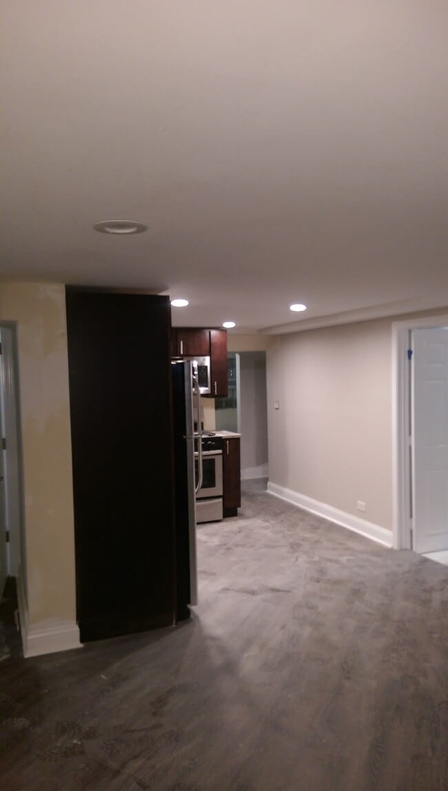 1634 W Roscoe St, Unit 2 in Chicago, IL - Building Photo - Building Photo