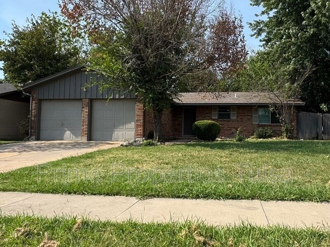 10853 E 33rd Pl