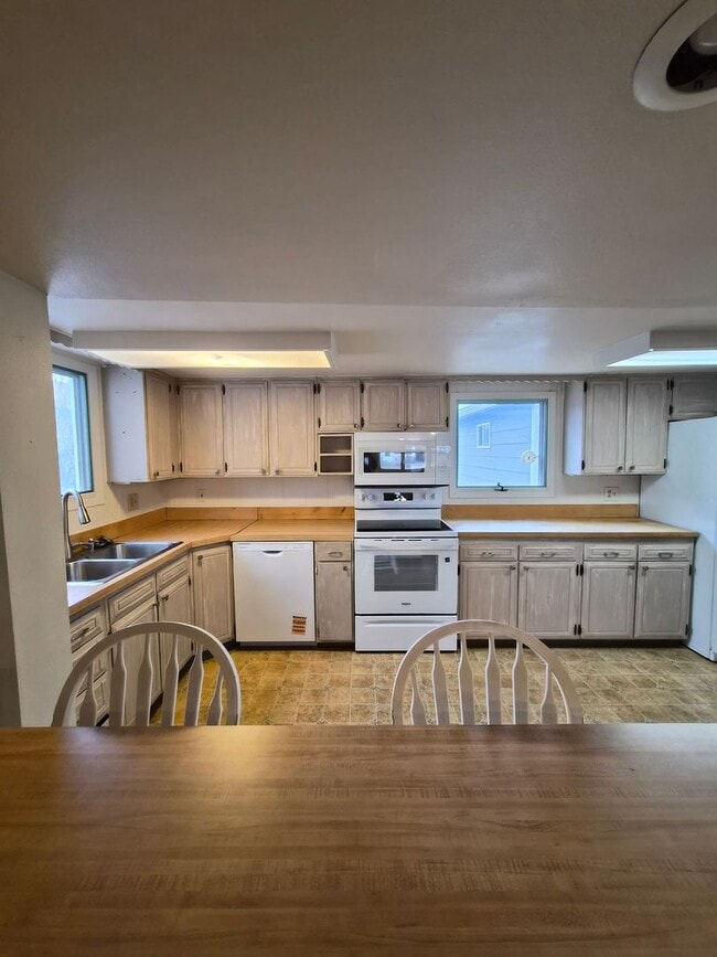 property at 2011 Gaylord St