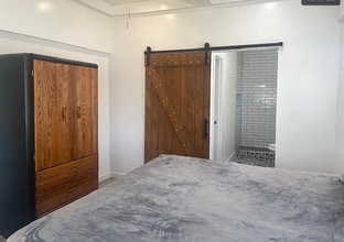 2131 Park Way in Bakersfield, CA - Building Photo - Building Photo