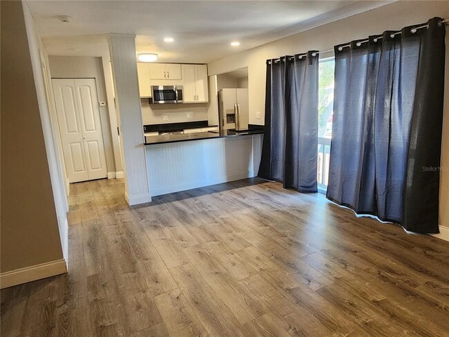 2632 Hidden Lake Dr N in Sarasota, FL - Building Photo - Building Photo