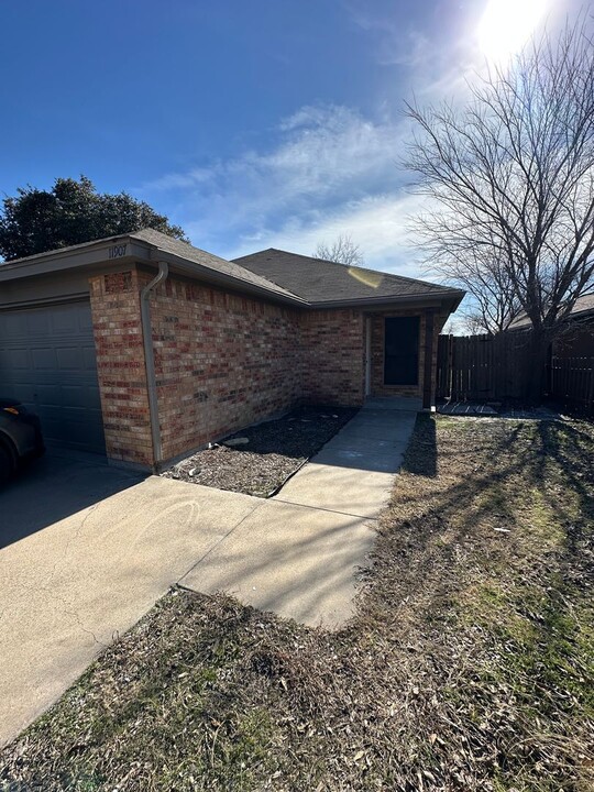 11905-11907 Averett Ct in Aledo, TX - Building Photo