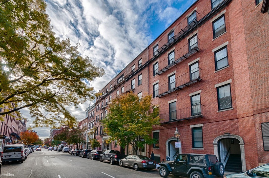 92 Charles St-Unit -Apt 11 in Boston, MA - Building Photo