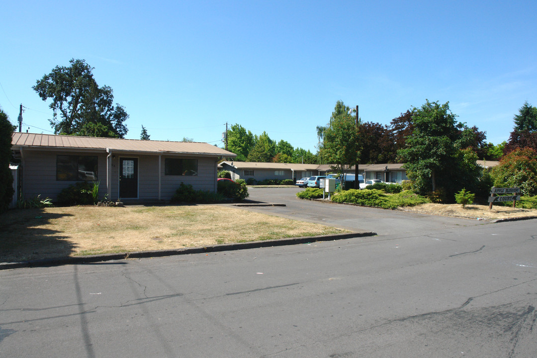 108-168 Apple Blossom Ave N in Salem, OR - Building Photo