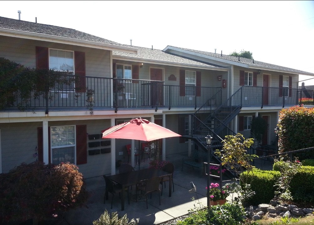 Town Cottage Condos in Anacortes, WA - Foto de edificio