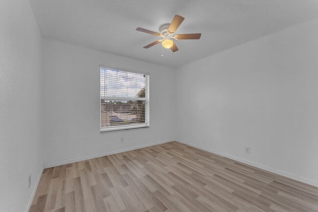 5509 NW 90th Ave in Sunrise, FL - Building Photo - Building Photo
