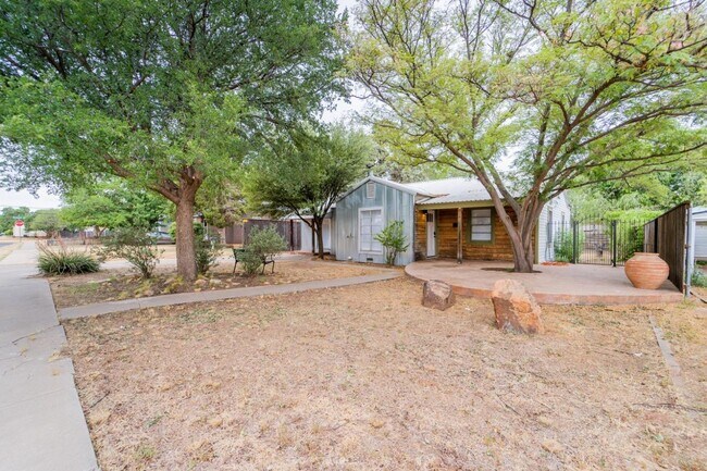 2426 29th St in Lubbock, TX - Building Photo - Building Photo