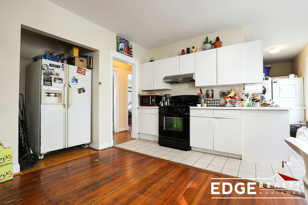 102 Dustin St, Unit 1 in Boston, MA - Building Photo