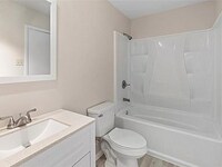 433 Lester Rd photo'