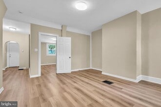 17 E Federal St in Burlington, NJ - Building Photo - Building Photo