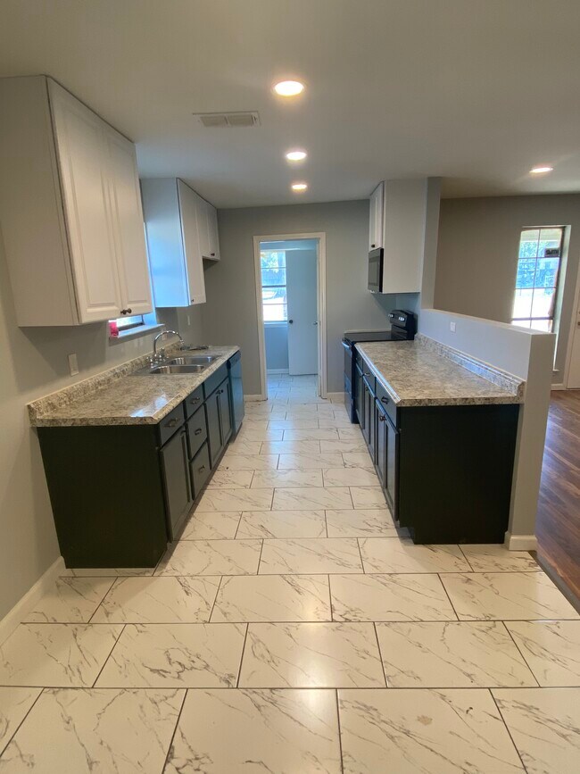 124 Oak Hill Dr Rentals in Joshua, TX