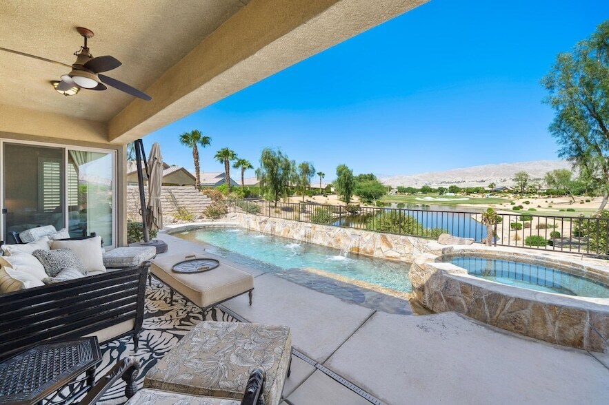 81074 Avenida Neblina in Indio, CA - Building Photo