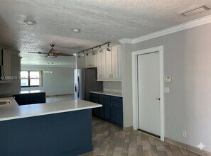 633 NE 2nd St in Dania Beach, FL - Building Photo - Building Photo