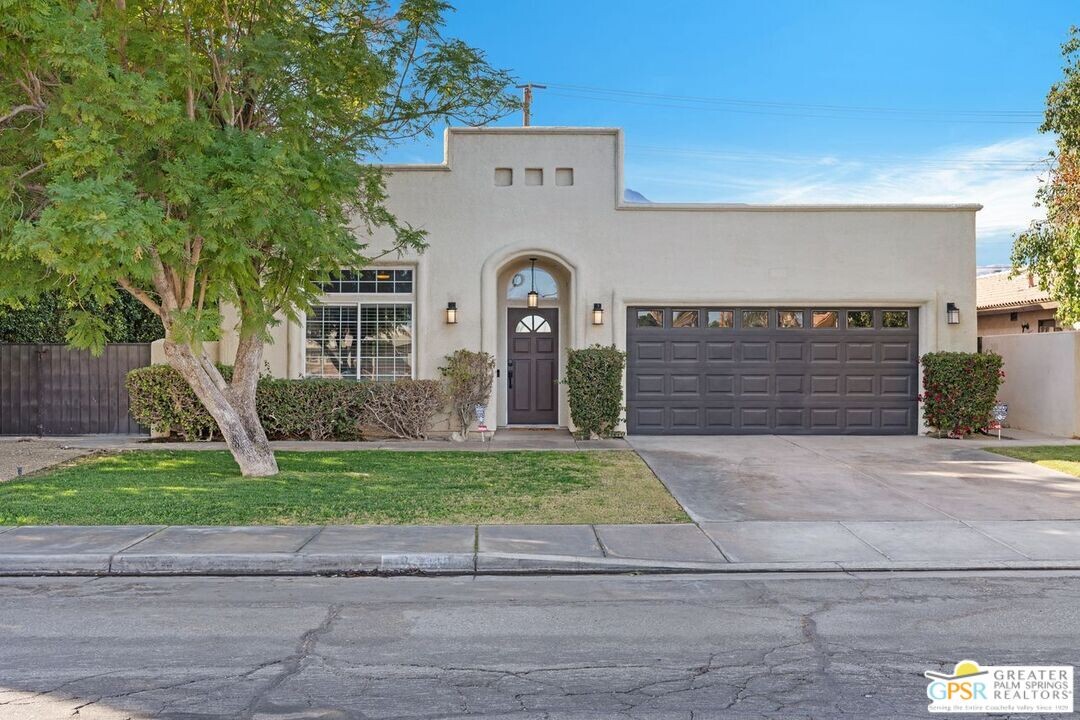 33411 Shifting Sands Trail in Cathedral City, CA - Building Photo