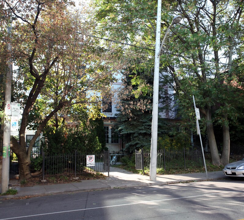 Deep Quong Non-Profit Homes in Toronto, ON - Building Photo