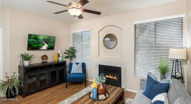 8311 East Vía de Ventura, Unit 2 in Scottsdale, AZ - Foto de edificio - Building Photo