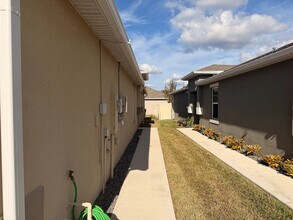 17930 Turning Leaf Cir in Land O Lakes, FL - Building Photo - Building Photo