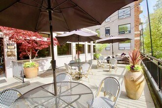 The Exeter in Seattle, WA - Foto de edificio - Building Photo