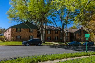 Claridge Apartments in Huntsville, TX - Foto de edificio - Building Photo