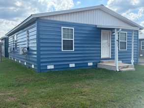 80 Redwood Ln in Atmore, AL - Building Photo - Building Photo