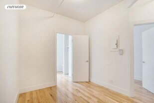 317 W 71st St in New York, NY - Building Photo