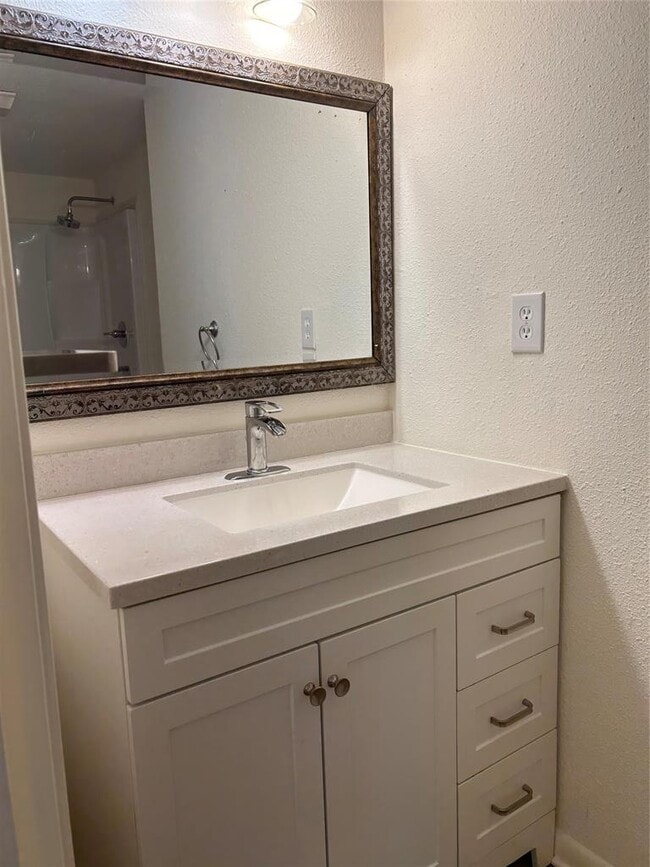 2017 Karen Ave in Austin, TX - Building Photo - Building Photo