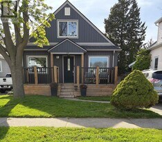 39 Margery Ave in St Catharines, ON - Building Photo