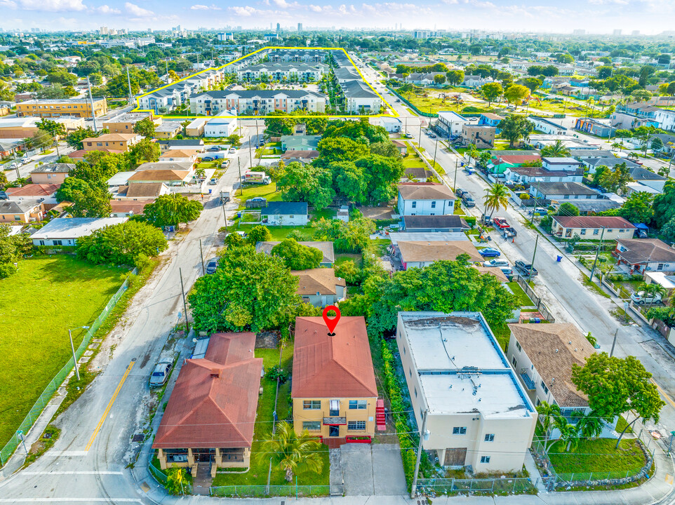 6585 NW 17th Ave in Miami, FL - Building Photo