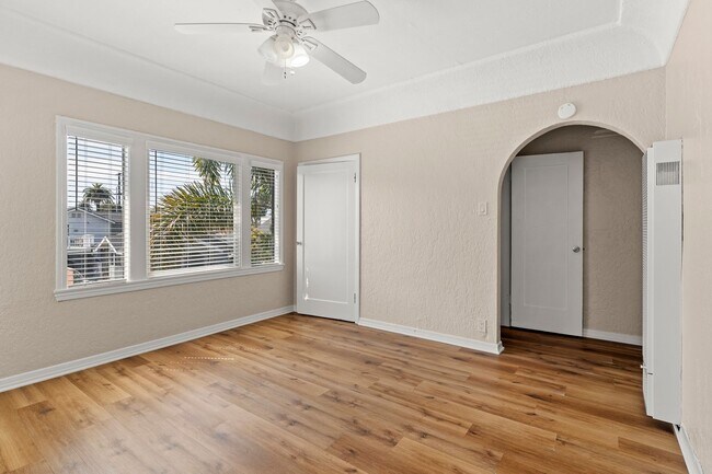 1324 N Peterson Ave, Unit 09 in Long Beach, CA - Building Photo - Building Photo