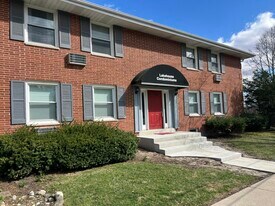 1335 W Main St in Lake Geneva, WI - Building Photo