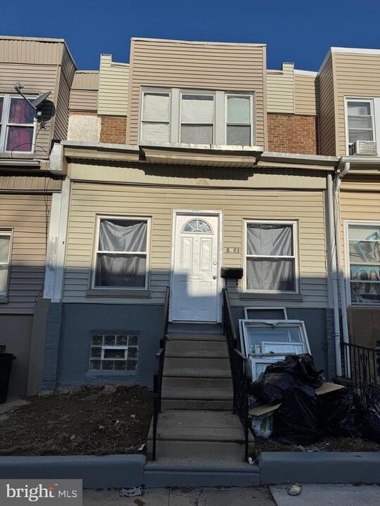 5621 Windsor Ave in Philadelphia, PA - Building Photo